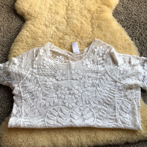 Embroidered blouse - Picture 2 of 2